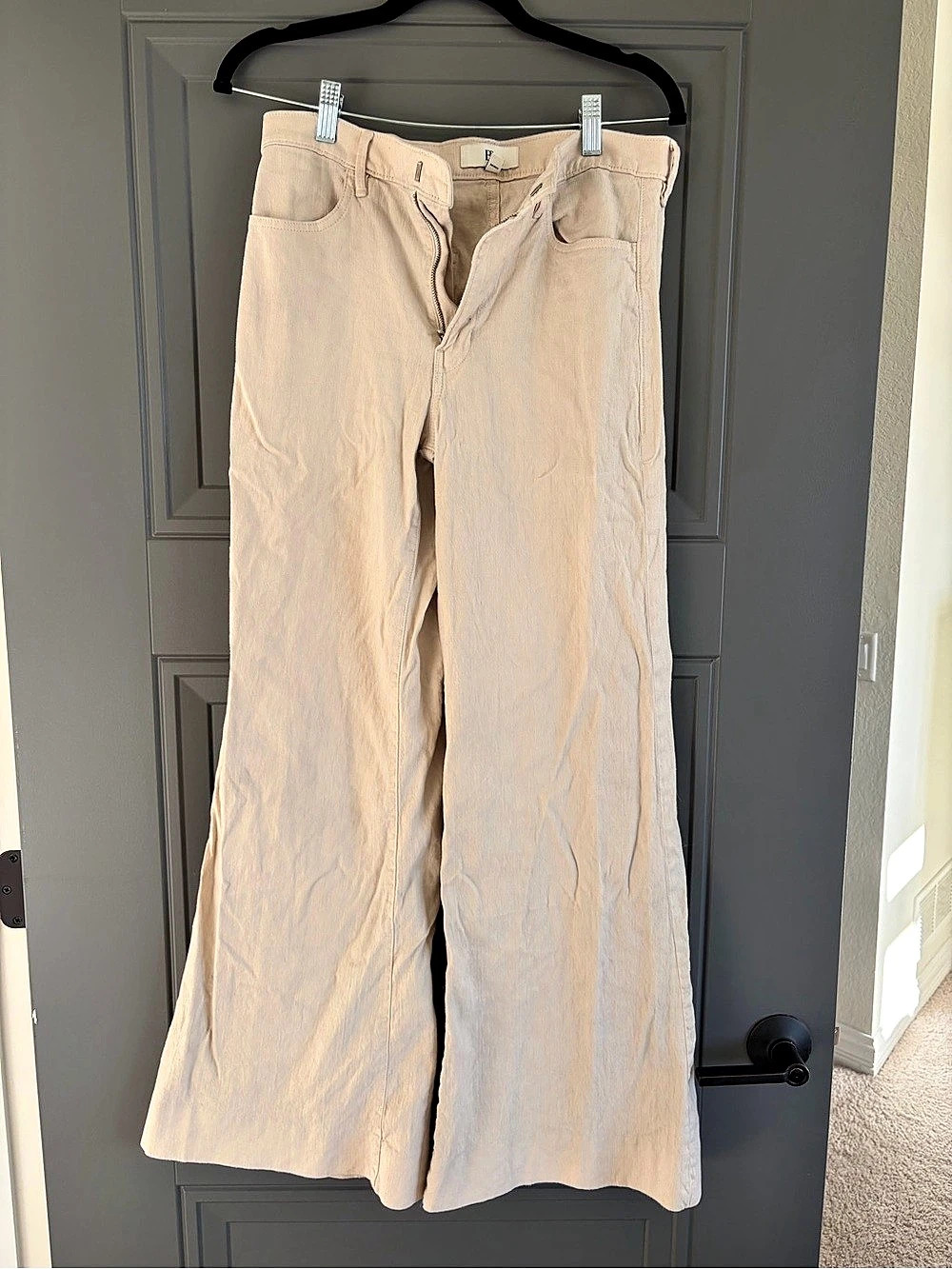 BR Wide Leg Pants in Cream Waist 28 Like New